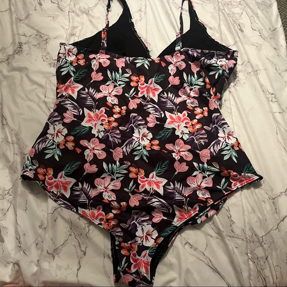 Liquid one piece‎ swim suit size 2X - Picture 3 of 6